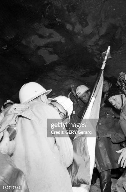 Work During The Construction Of Mont Blanc Tunnel. 15 aout 1962, un tunnel routier est creusé sous le massif du Mont Blanc, reliant la France à...