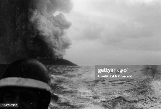 Surtsey Island. Islande- décembre 1963- Lors d'un exploit, Gérard GERY accompagné de Pierre MAZEAUD et Philippe LAFFON, passionnés d'alpinisme...