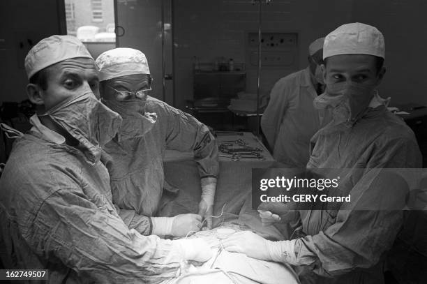 Open Heart Surgery. France Le cri d'angoisse des cardiologues à l'Hôpital Broussais, Boucicaut et Lariboisière de Paris et en province. Lors d'une...