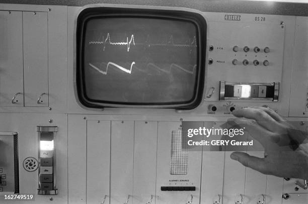 Open Heart Surgery. France Le cri d'angoisse des cardiologues à l'Hôpital Broussais, Boucicaut et Lariboisière de Paris et en province. Gros plan sur...