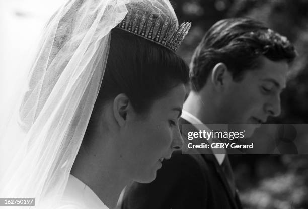 The Marriage Of Prince Hans-Adam Of Liechtenstein With Mary Kinsky Von Wchinitz Und Tettau. Vaduz - 30 juillet 1967 - Lors de leur mariage la...