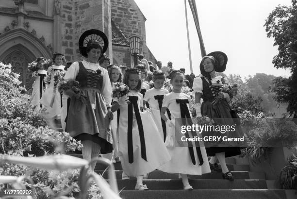 The Marriage Of Prince Hans-Adam Of Liechtenstein With Mary Kinsky Von Wchinitz Und Tettau. Vaduz - 30 juillet 1967 - Lors du mariage du prince...