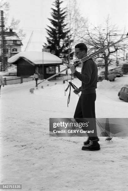 King Baudouin Of Belgium On Winter Sports In St Anton. En fevrier 1959, le roi BAUDOUIN DE BELGIQUE, au cours d'un séjour aux sports d'hiver à ST...