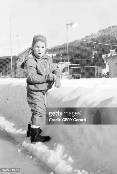 Grace Of Monaco On Holiday In St Moritz. Suisse, 8 février 1962, la Princesse GRÂCE DE MONACO, en vacances dans la station de ski Saint-Moritz. Le...