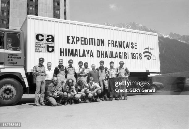 First French Expedition To Climb The Everest. Au Népal en juillet 1978, Pierre MAZEAUD, ancien ministre des sports part à la conquête de l'Everest à...