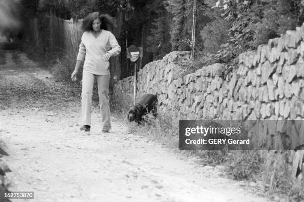 Rendezvous With Christina Von Opel. 6 juin 1979, la milliardaire Christina VON OPEL dans sa villa de Saint-Tropez où elle est assignée à résidence...