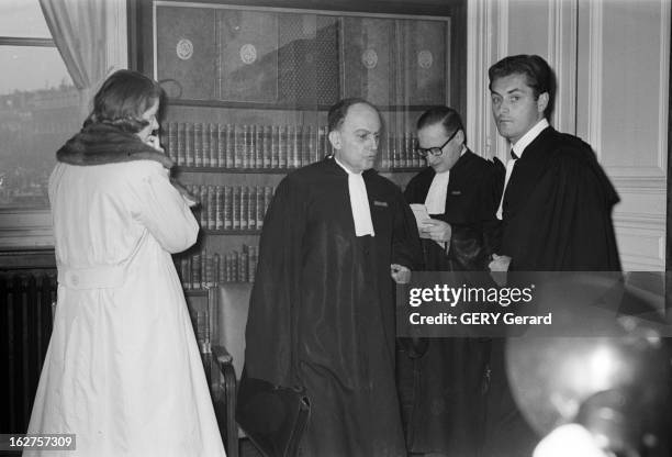 Ingrid Bergman And Roberto Rossellini At The Courthouse For The Custody Of Their Three Children. France, 19 janvier 1959, l'actrice suédoise Ingrid...