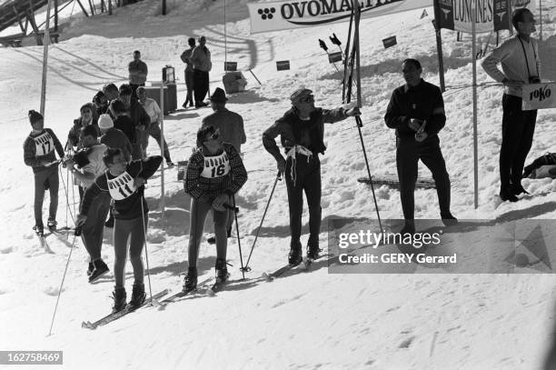 Alpine Skying Championships Kandahar. En Suisse, à Mürren en mars 1961se déroule l'ARLBERG-KANDAHAR , 3ème compétition de ski alpin après les Jeux...