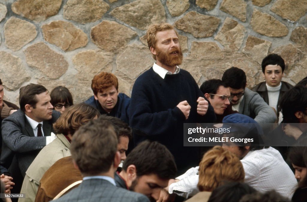 Daniel Con Daniel Cohn-Bendit In Saint-Nazaire. Mai 1968. Daniel COHN-BENDIT ...