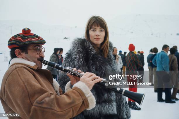 Pairing Of The Corbier Station With Saint Germain Des Pres. La station du Corbier , janvier 1970 --- Marcel ZANINI à la clarinette et Françoise HARDY...