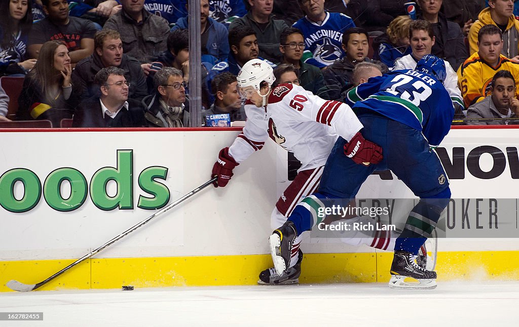 Phoenix Coyotes v Vancouver Canucks