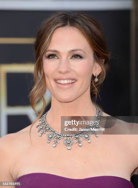 Actress Jennifer Garner arrives at the Oscars at Hollywood & Highland Center on February 24, 2013 in Hollywood, California.