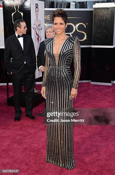 Actress Halle Berry arrives at the Oscars at Hollywood & Highland Center on February 24, 2013 in Hollywood, California.