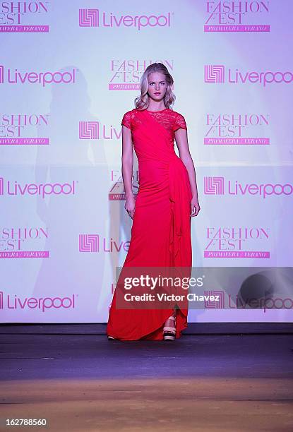 Top model Erin Heatherton walks the runway during the Liverpool Fashion Fest Spring/Summer 2013 fashion show on February 26, 2013 in Mexico City,...