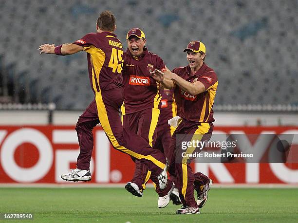 Ryan Harris of the Bulls celebrates with team-mates the wicket of Fawad Ahmed of the Bushrangers and winning the Ryobi One Day Cup final match...