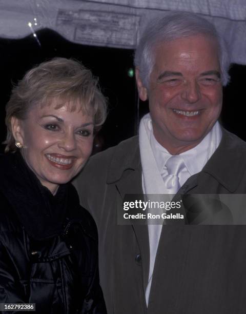 Nick Clooney and Nina Clooney attend the premiere of "O Brother, Where Art Thou" on December 19, 2000 at the Ziegfeld Theater in New York City.