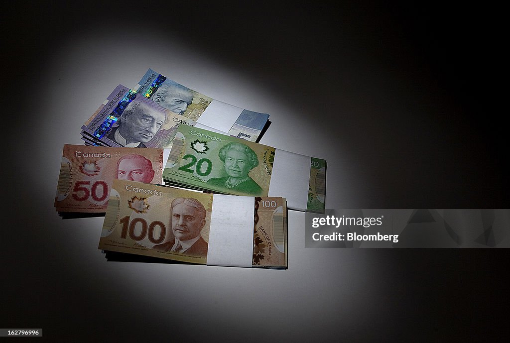 Canada's Dollar at Almost Eight-Month Low Before Economic Report