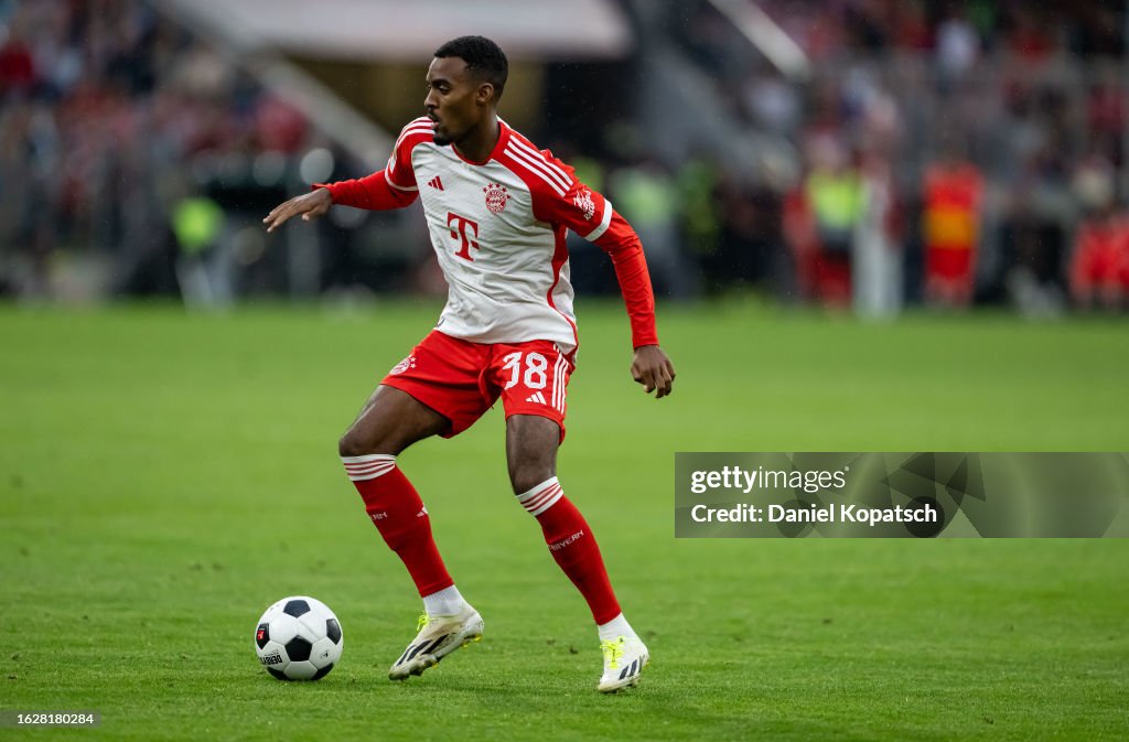 FC Bayern München v FC Augsburg - Bundesliga