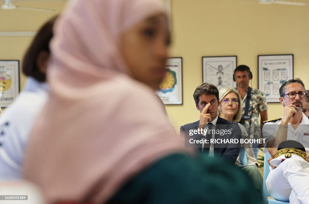 TOPSHOT-FRANCE-EDUCATION-RELIGION-POLITICS