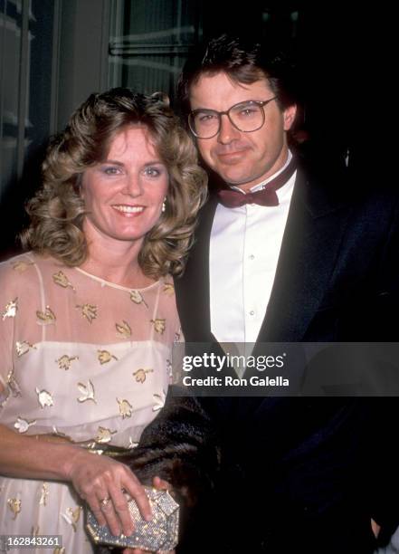 Actor Robert Urich and wife Heather Menzies attend The Tel Aviv Foundation Gala Honoring Robert Wise on January 21, 1989 at Beverly Hilton Hotel in...