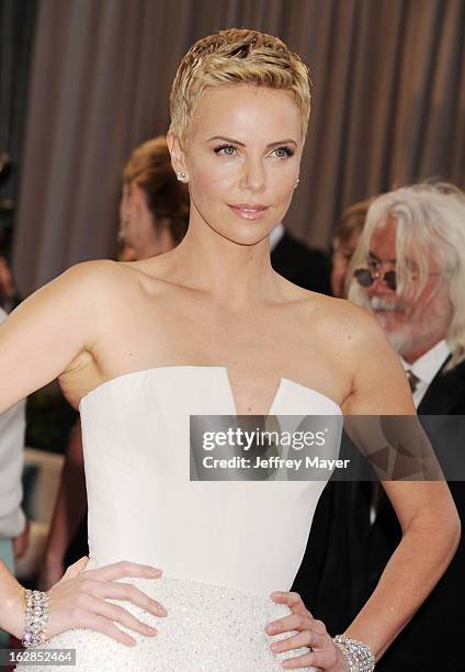 Charlize Theron arrives at the 85th Annual Academy Awards at Dolby Theatre on February 24, 2013 in Hollywood, California.