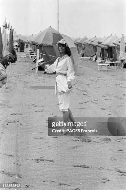 Rendezvous With Dorothee In Deauville. En Juillet 1980, sur la plage de Deauville, Dorothée, comédienne dans le film de Robert Enrico 'PILE OU FACE'...