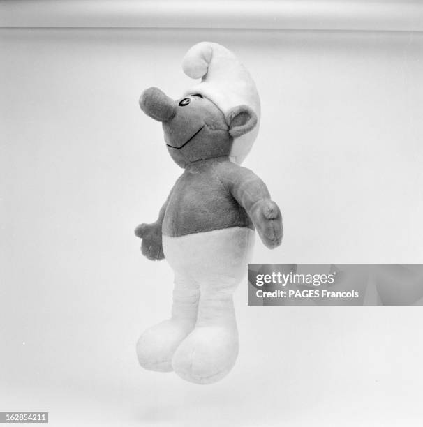 Smurfs Toys. En 1983, un SCHTROUMP en peluche faisant partie d'une déclinaison de jouets pour enfants sur le thème des SCHTROUMPFS, petits...