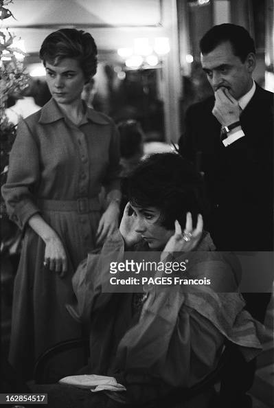 Elizabeth Taylor At The Hairdresser Alexandre In Paris. Elizabeth ...