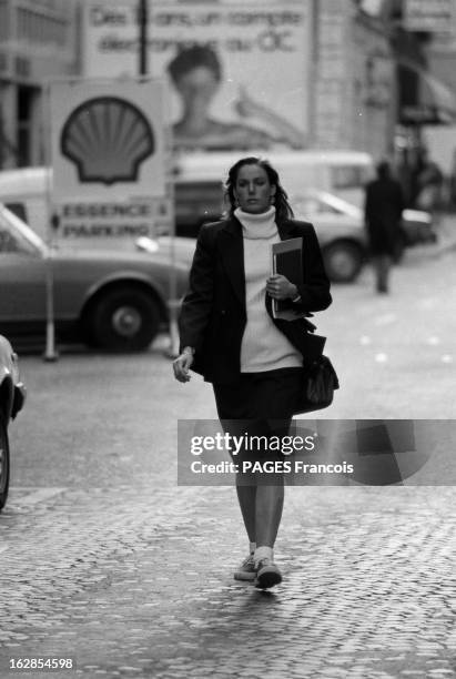 Stay Fit With Walking And Florence Pallardy. France, 14 novembre 1983, l'écrivain Florence PALLARDY, spécialisée dans les ouvrages traitant de la...