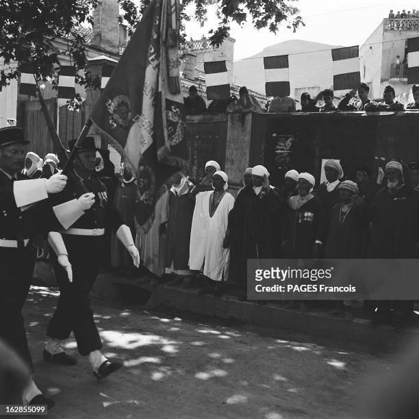 The Legion In Algeria. Nedromah, Algérie. 30 avril 1956 : la Légion étrangère commémore la bataille de Camerone. Les anciens combattants algériens...