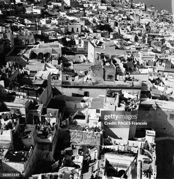 Operation 'Casbah' In Algiers. Le 26 mai 1956, à 1 heure du matin, 5 000 soldats et 1 500 policiers ont lancé par surprise une vaste opération de...