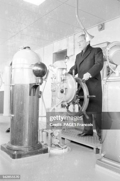 Paul Getty And His Oil Tanker. 1960, portrait de Paul GETTY, industriel américain , fondateur de la Getty Oil Company et du Getty Center, sur son...