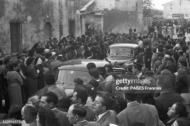 Funeral Of Marquis Portago And The Victims Of His Accident At The Thousand Miles Race. Guidizzolo, Italie, 14 mai 1957 : obsèques du marquis Alfonso...