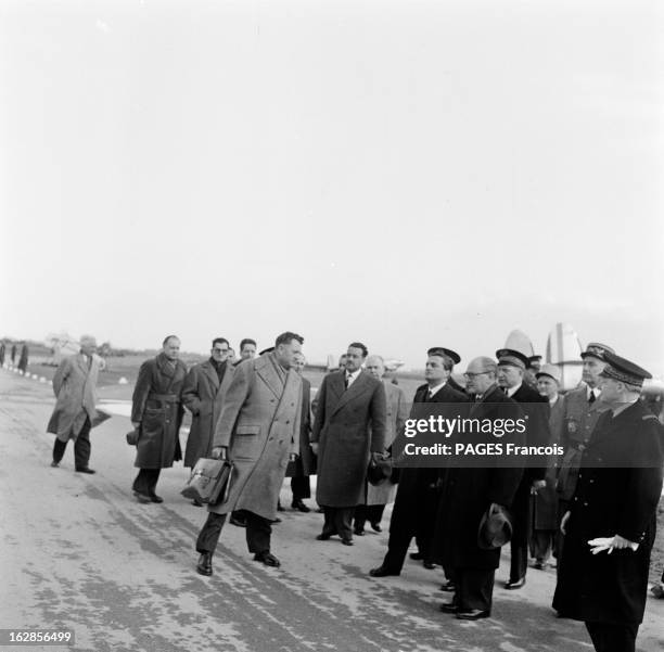 Day Of Riots In Algiers For The Coming Of Guy Mollet. Alger, 7 février 1956 : émeutes européennes lors de la venue du président du Conseil Guy...