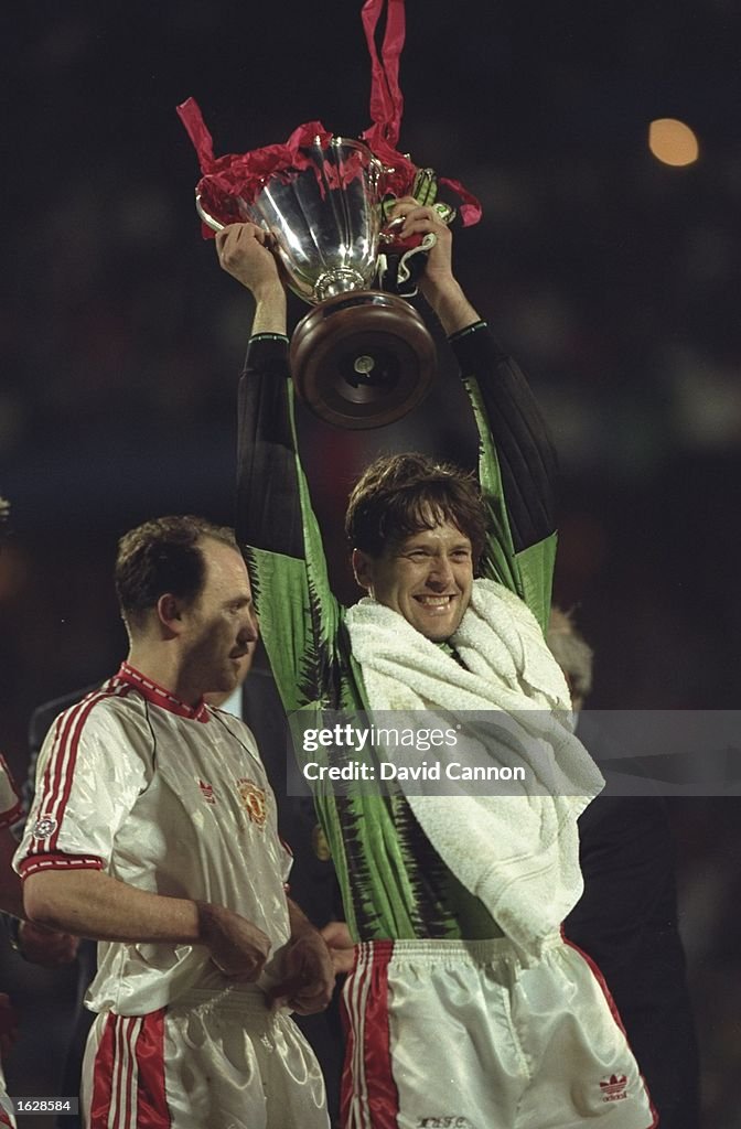 Les Sealey of Manchester United...