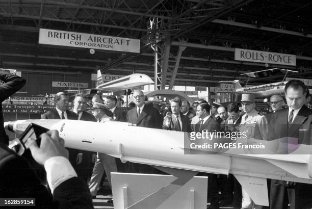 The Paris Air Show 1963. En juin 1963, le Salon de l'aviation de Paris - le Bourget fait chaque année évènement en présentant les dernières...