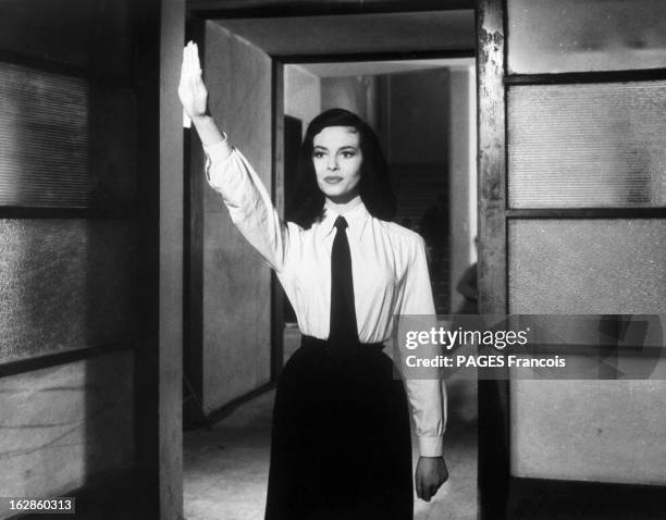 Michele Mercier In The Film 'The Second Truth' And 'Angelique'. 6 janvier 1966, on retrouve l'actrice Michèle MERCIER le bras levé comme un salut...
