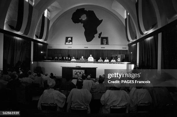 Official Visit Of President George Pompidou To Niger. Au Niger, Niamey, en février 1972, depuis l'indépendance de ce pays, c'est la première visite...