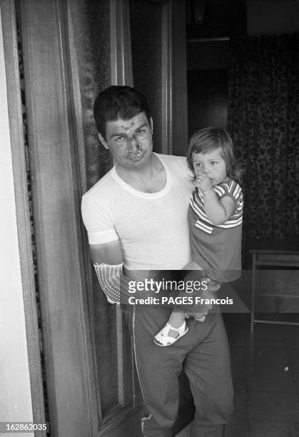 Rendezvous With Raymond Poulidor After His Accident. France, 18 juillet 1968, le coureur cycliste français Raymond POULIDOR a été victime d'une chute...