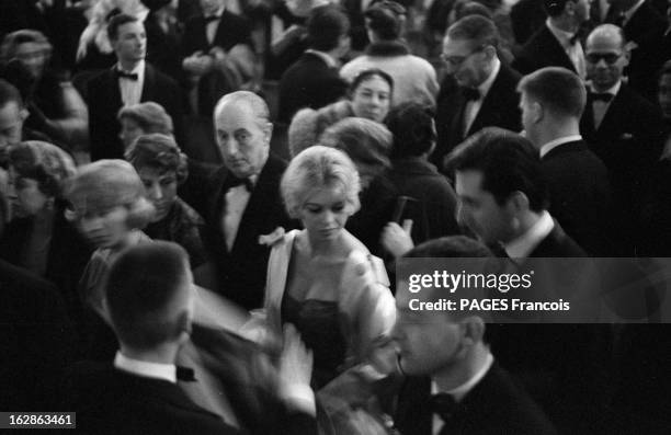 Zizi Jeanmaire And Roland Petit At The Alhambra. Paris, février 1958. De nombreuses personnalités sont venues applaudir les nouveaux ballets de...