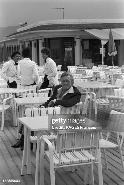 Deauville Festival 1987. En septembre 1987, dans le cadre de la douzième édition du Festival du cinéma américain de Deauville, l'acteur Kirk DOUGLAS,...