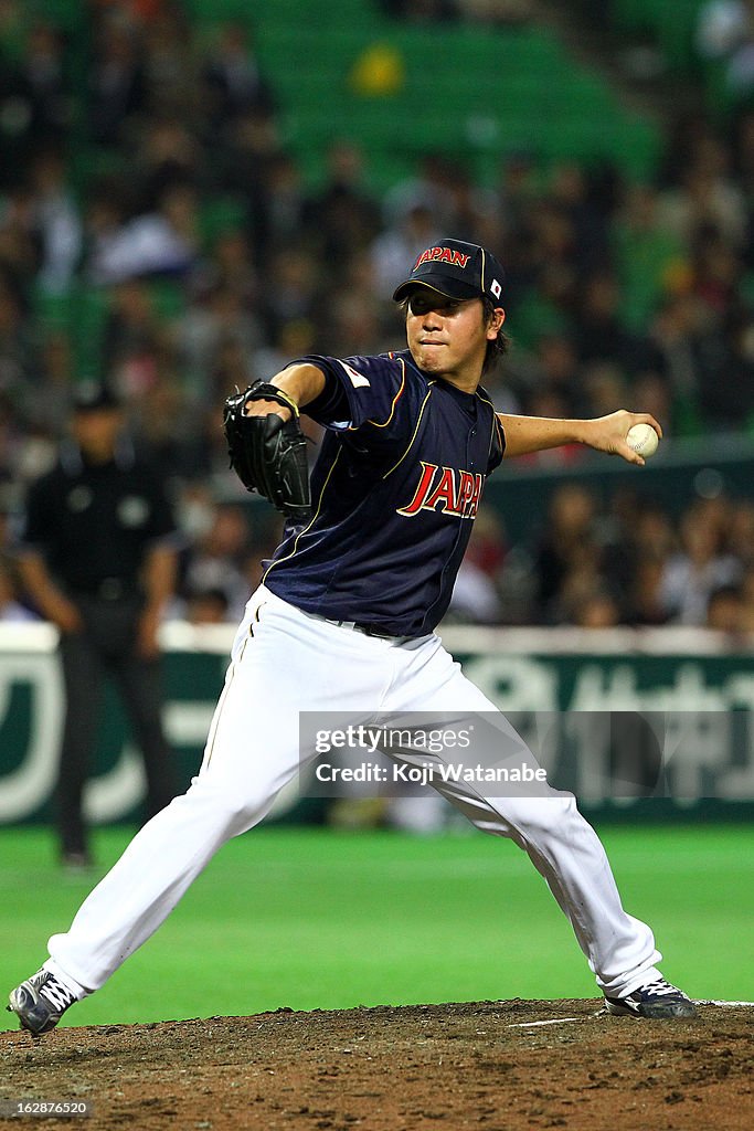 Yomiuri Giants v Japan - WBC 2013 Friendly