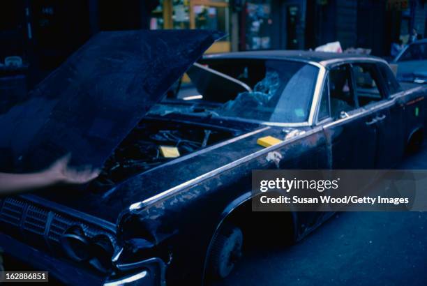 Susan Street Risque 8,231 Susan Street Photos & High Res Pictures - Getty Images