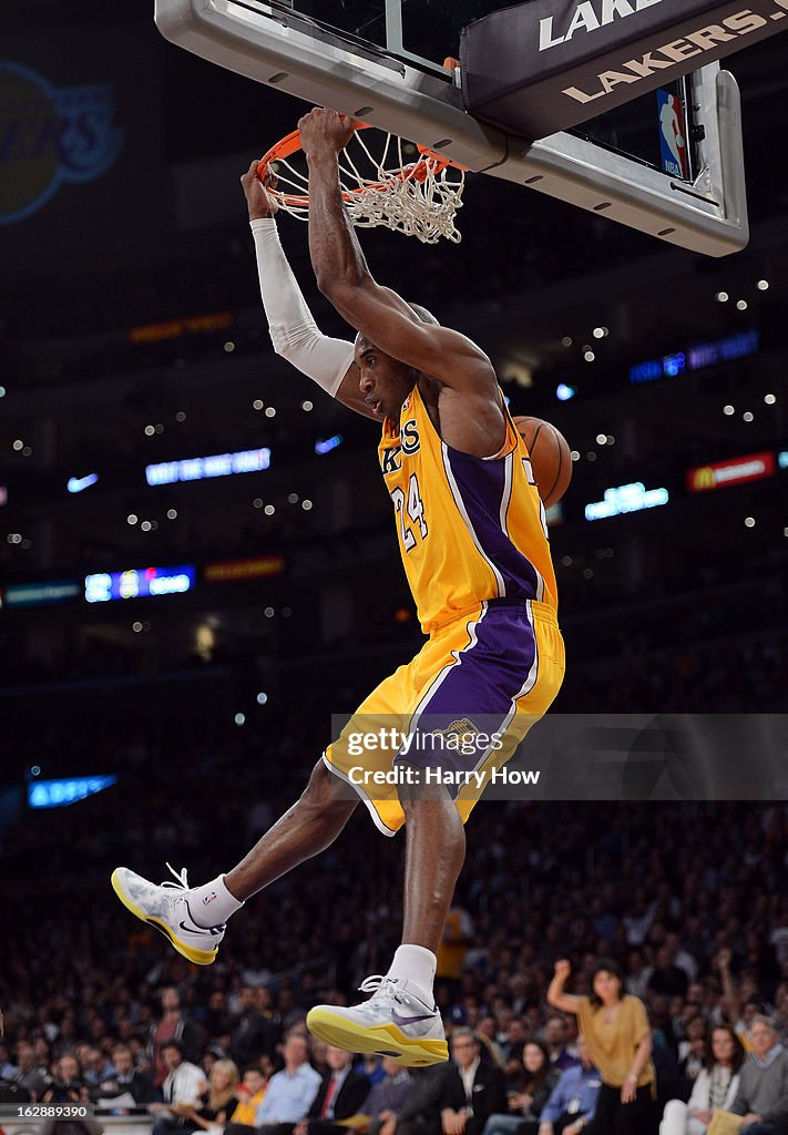 Minnesota Timberwolves v Los Angeles Lakers