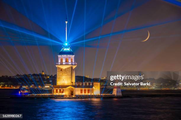 kiz kulesi leander's tower on the bosphorus, istanbul - leander licht stock-fotos und bilder