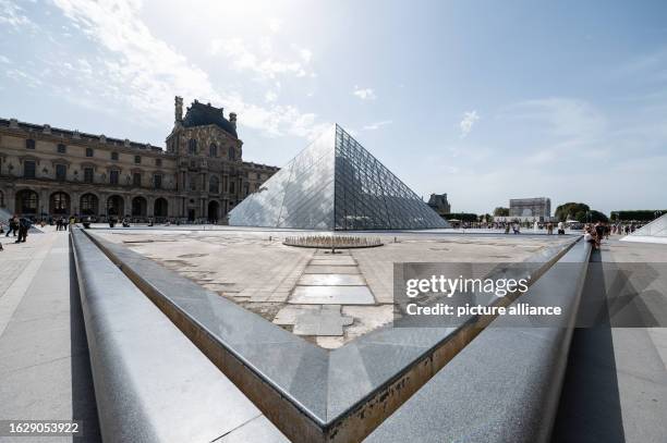 August 2023, France, Paris: Exterior shot of the Louvre Museum. Photo: Silas Stein/dpa