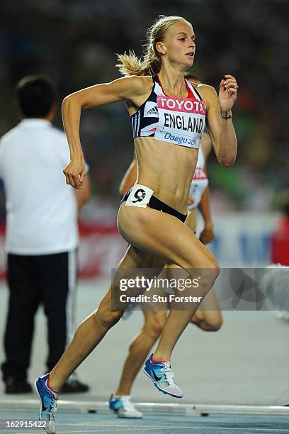 Hannah England of Great Britain competes in the womens 1500 metres during day four of 13th IAAF World Athletics Championships at Daegu Stadium on...