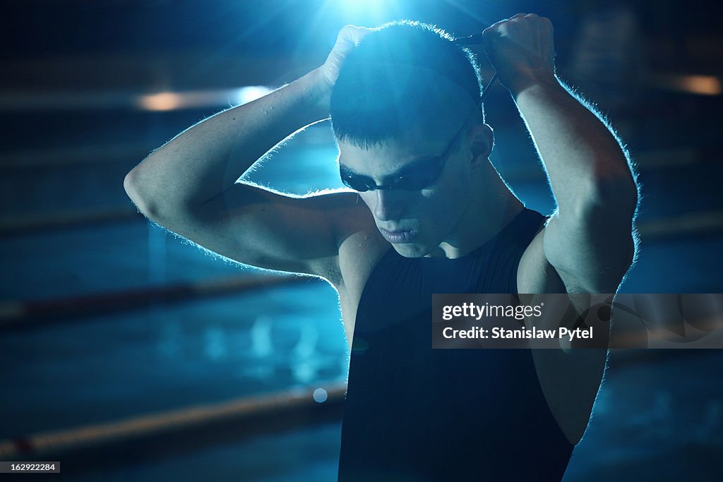 Swimmer preparing to start