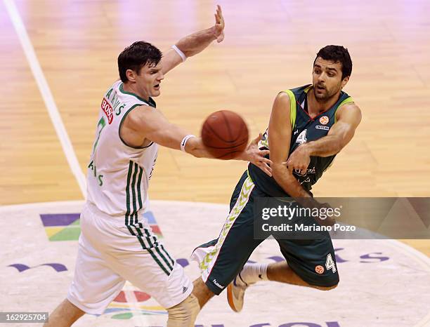 Krunoslav Simon, #4 of Unicaja Malaga in action during the 2012-2013 Turkish Airlines Euroleague Top 16 Date 9 between Unicaja Malaga v Zalgiris...