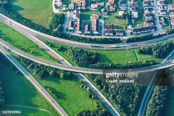 luftbild auf autobahn-verkehr - ljubljana city stock-fotos und bilder